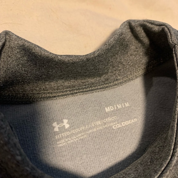 Under Armour, men’s cold gear mock neck, Medium - Picture 2 of 3